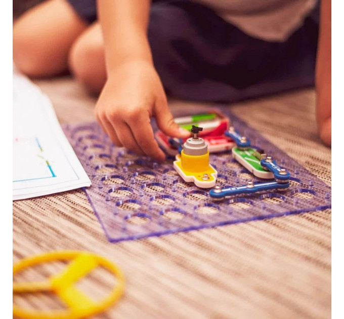 Электронный конструктор "320 СХЕМ" DOKA D70707 звук и свет