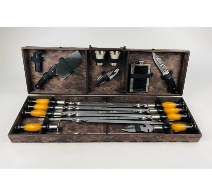 Подарочный набор на 17 предметов в кейсе из фанеры