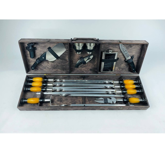 Подарочный набор на 17 предметов в кейсе из фанеры