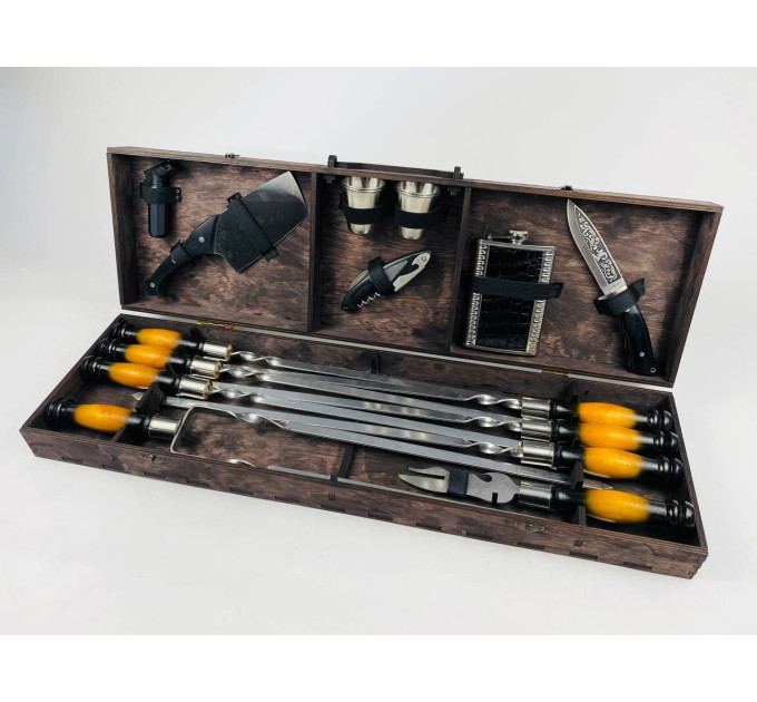Подарочный набор на 17 предметов в кейсе из фанеры