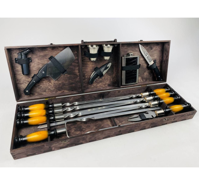 Подарочный набор на 17 предметов в кейсе из фанеры