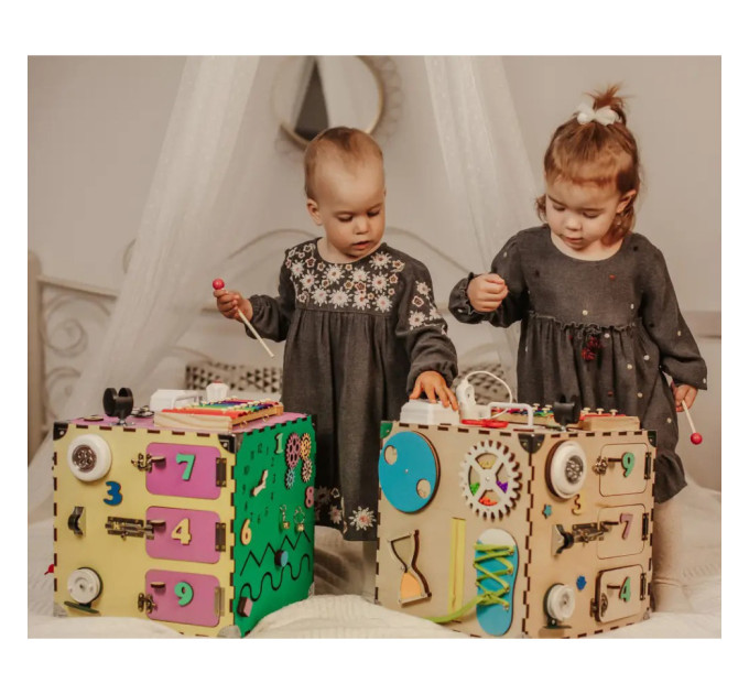 Развивающая игрушка Бизикуб Temple Group TG200123 30х30х30 см Разноцветный