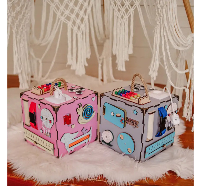 Развивающая игрушка Бизикуб Temple Group TG200162 23х23х23 см Розовый