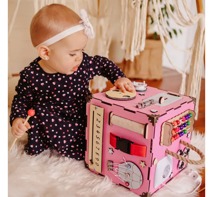 Развивающая игрушка Бизикуб Temple Group TG200162 23х23х23 см Розовый