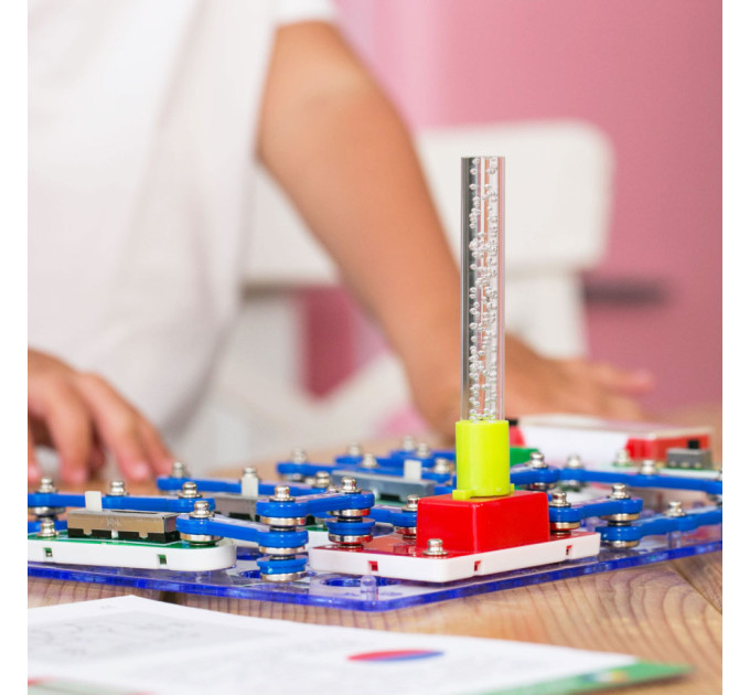 Электронный конструктор Знаток "Свет и цвет" ZNATOK 70799, 24 схемы