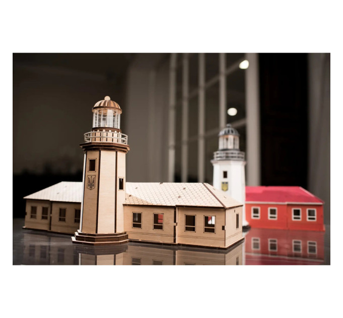 Конструктор деревянный 3D маяк с острова Змеиный с пристройкой (Украина) TMP-003, 146 деталей