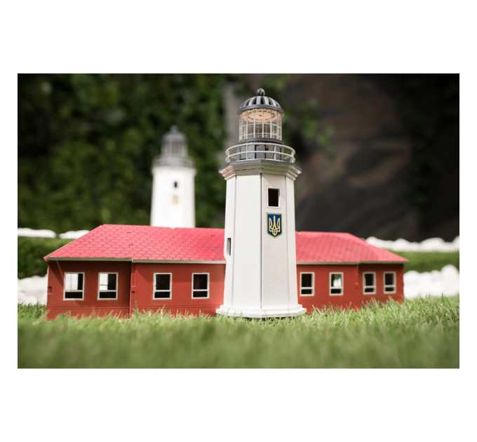 Конструктор деревянный 3D маяк с острова Змеиный с пристройкой (Украина) TMP-003, 146 деталей
