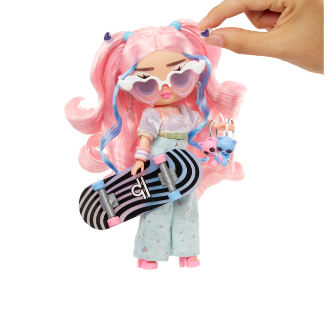 Игровой набор с куклой "Флора Мун" L.O.L. Surprise! 591665 серии "Tweens Core" с аксессуарами