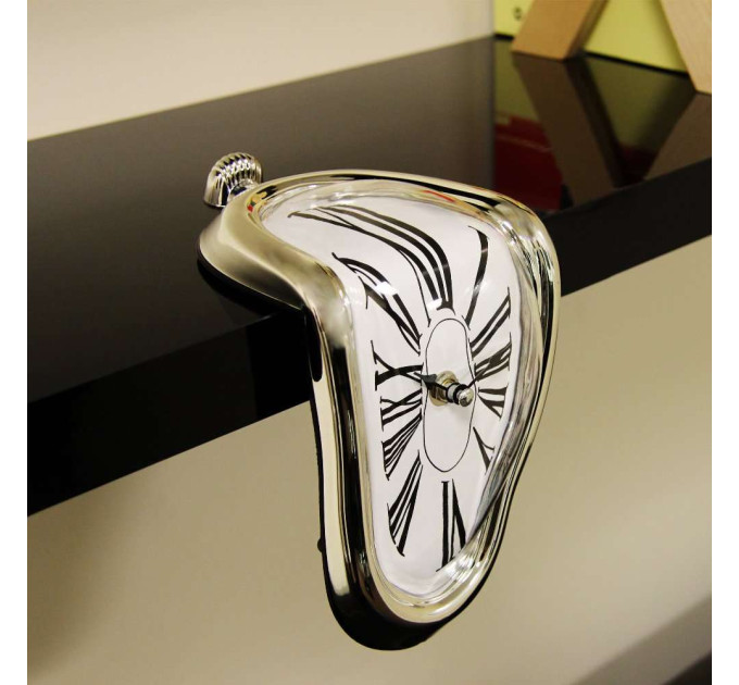 Часы текущие Дали