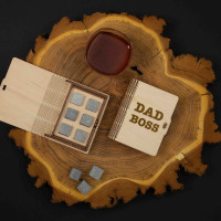 Камни для виски "Dad boss" 6 штук в подарочной коробке, английский