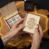 Камни для виски "Кращий начальник у світі" 6 штук в деревянной подарочной коробке