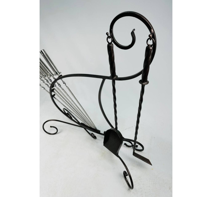 Набір шампурів та аксесуарів на металевій підставці