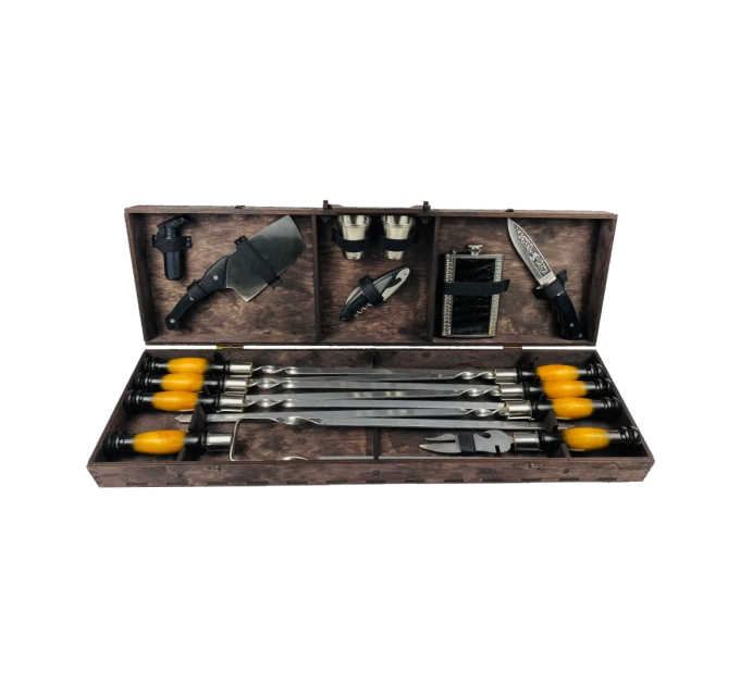 Подарочный набор на 17 предметов в кейсе из фанеры