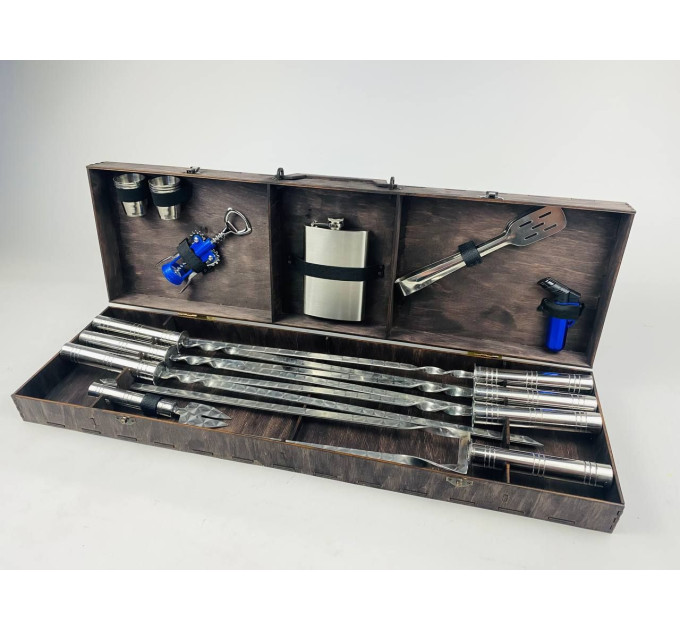 Подарочный набор на 18 предметов в кейсе из фанеры