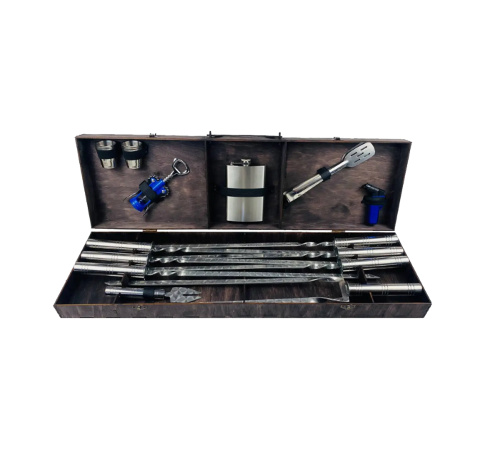 Подарочный набор на 18 предметов в кейсе из фанеры