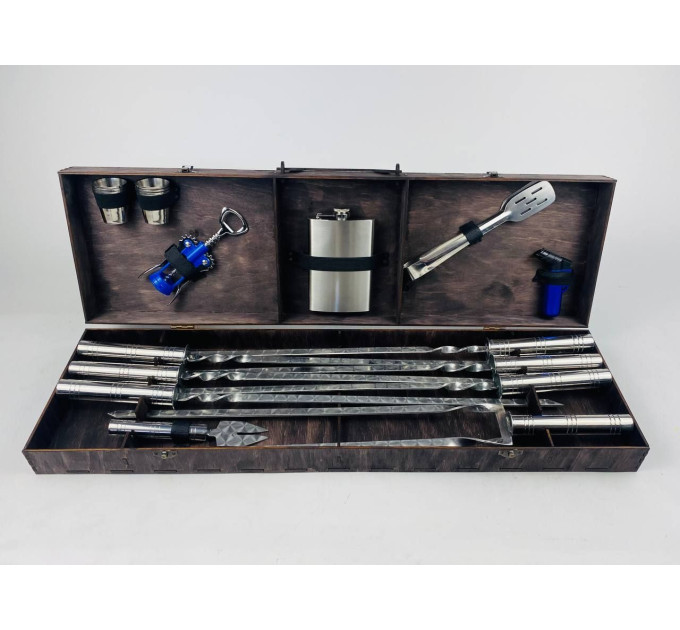 Подарочный набор на 18 предметов в кейсе из фанеры