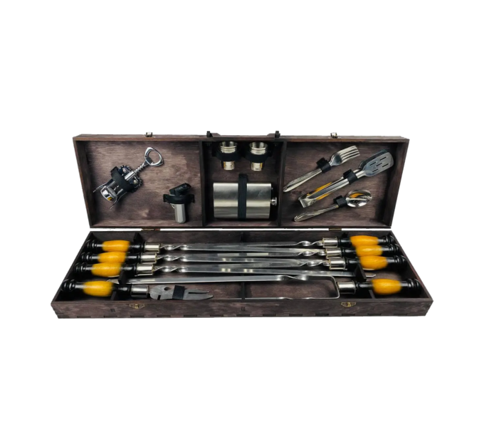 Подарочный набор на 30 предметов в кейсе из фанеры