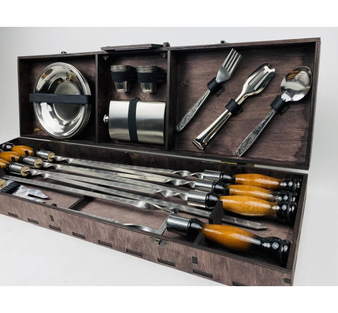 Подарочный набор на 34 предмета в кейсе из фанеры