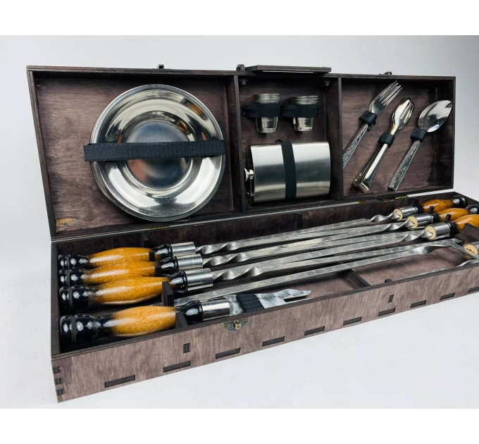 Подарочный набор на 34 предмета в кейсе из фанеры