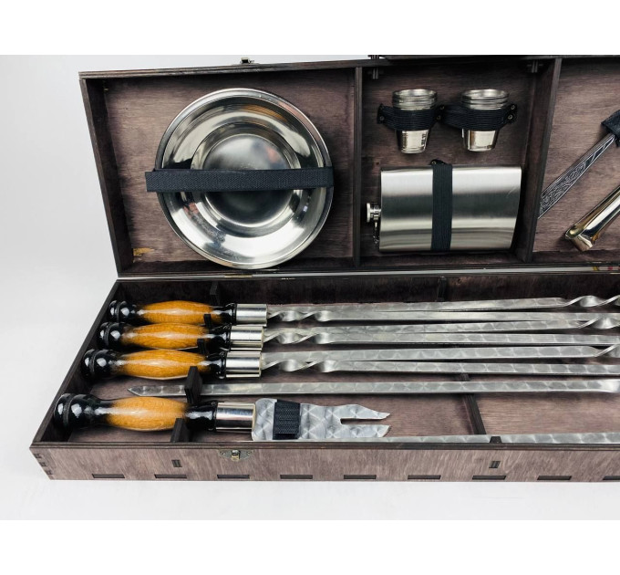 Подарочный набор на 34 предмета в кейсе из фанеры