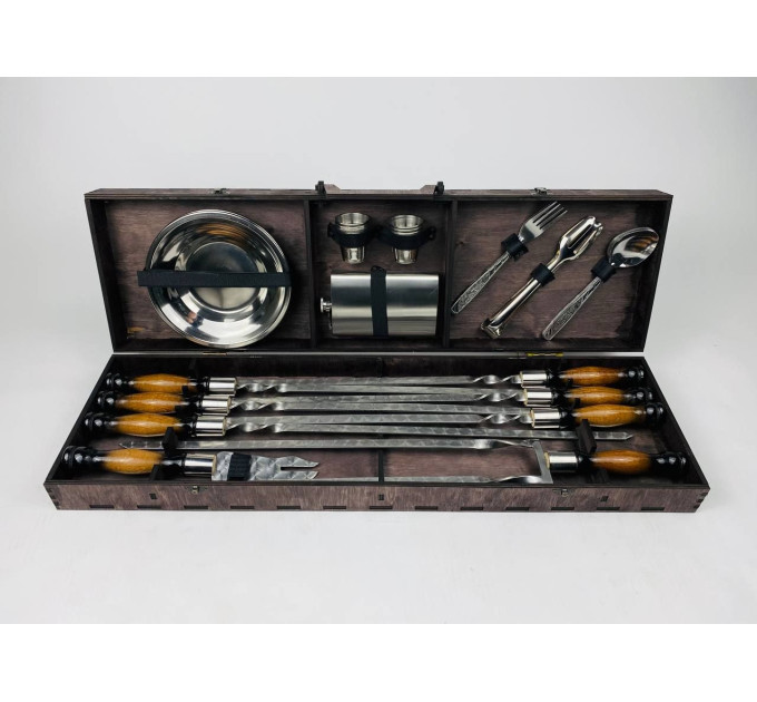 Подарочный набор на 34 предмета в кейсе из фанеры