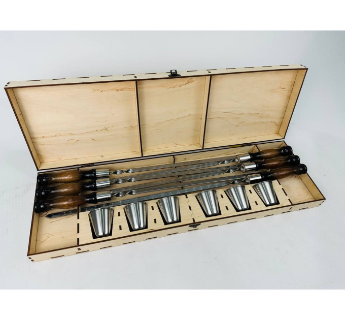 Подарочный набор "Вуд" с рюмками в кейсе из фанеры