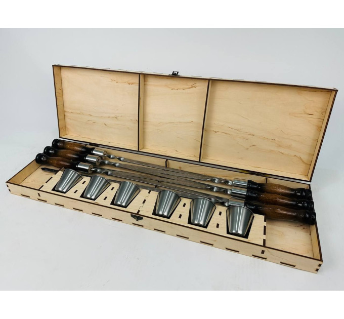 Подарочный набор "Вуд" с рюмками в кейсе из фанеры