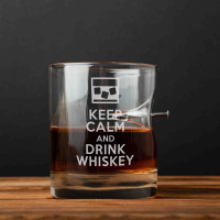 Стакан с гвоздем "Keep calm and drink whiskey", английский, Тубус из шпона Стакан с гвоздем "Keep calm and drink whiskey", английский, Тубус из шпона