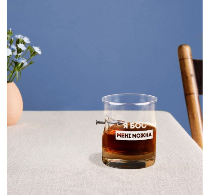 Стакан с гвоздем "Я бос мені можна" в тубусе из шпона