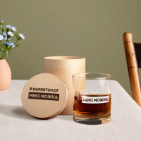 Стакан с пулей "Я маркетолог мені можна" в тубусе из шпона